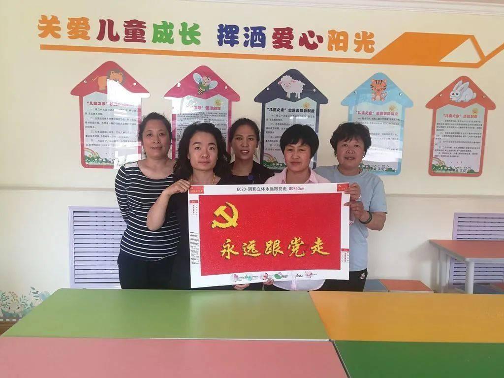 四婚汪峰牵手五婚陈露，离大谱！为了上头条，汪峰可真是拼了啊！